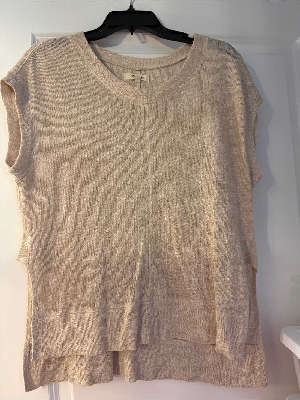 Madewell Sleeveless 100%Linen Scoop Neck Top in Beige